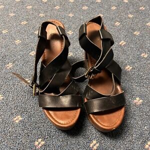 Mossimo‎ Supply Co Womens 8 Platform Block Heels Wooden Look Studded Ankle Strap